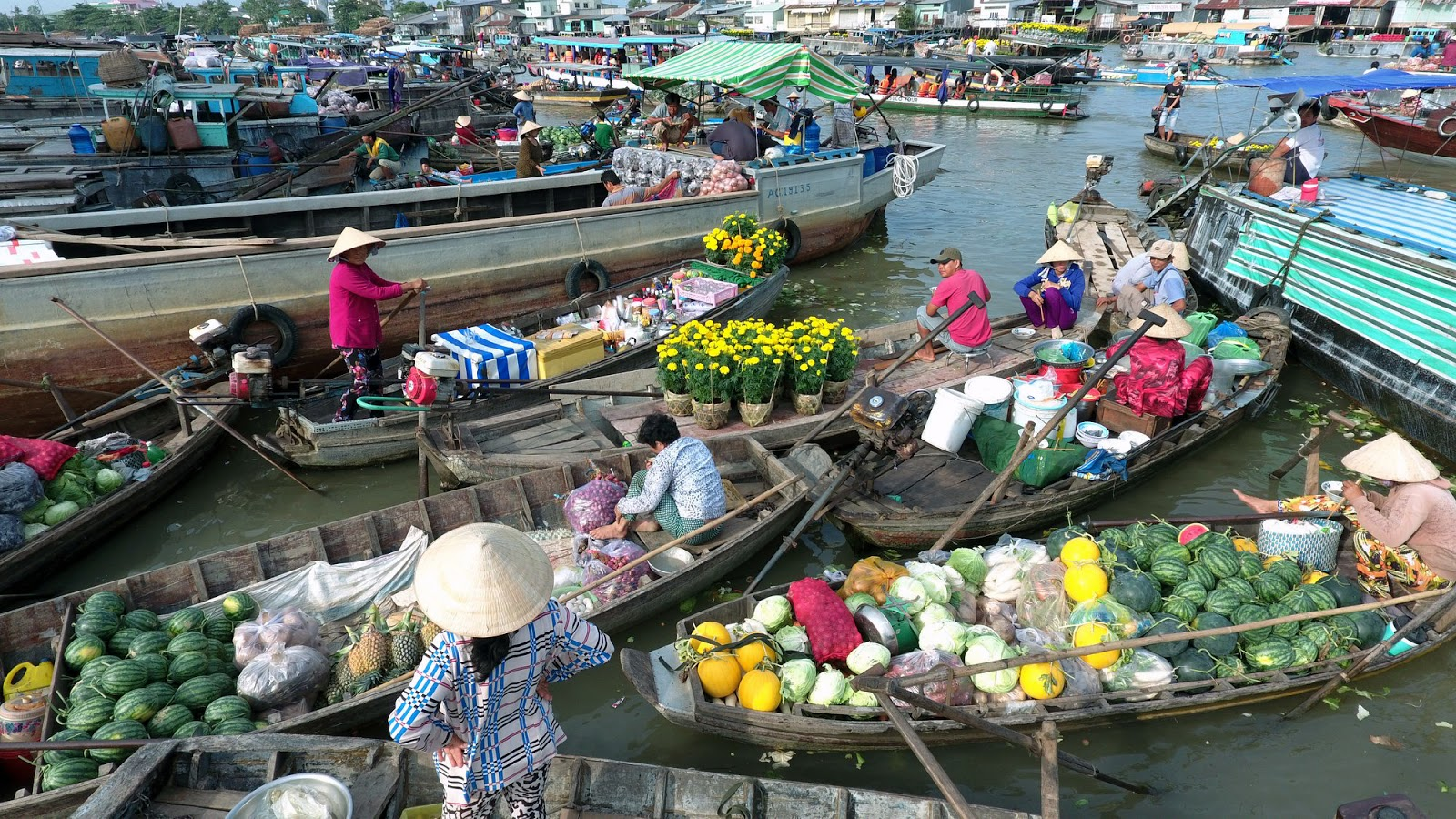 Floating markets, exceptional cultural features of Vietnam’s Mekong Delta 5702 3